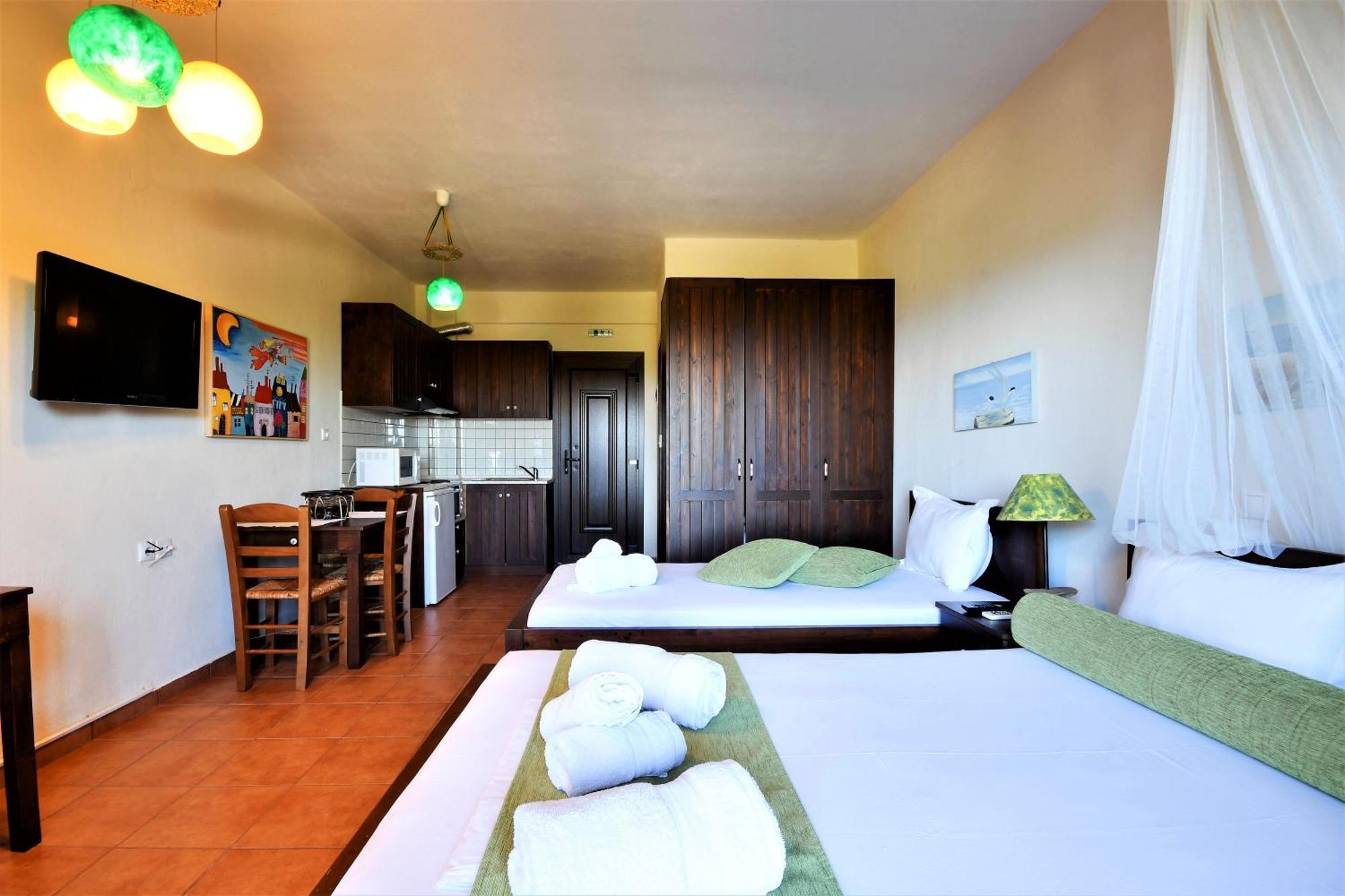 Guesthouse Amanitis Caesarea Skiti Exterior photo