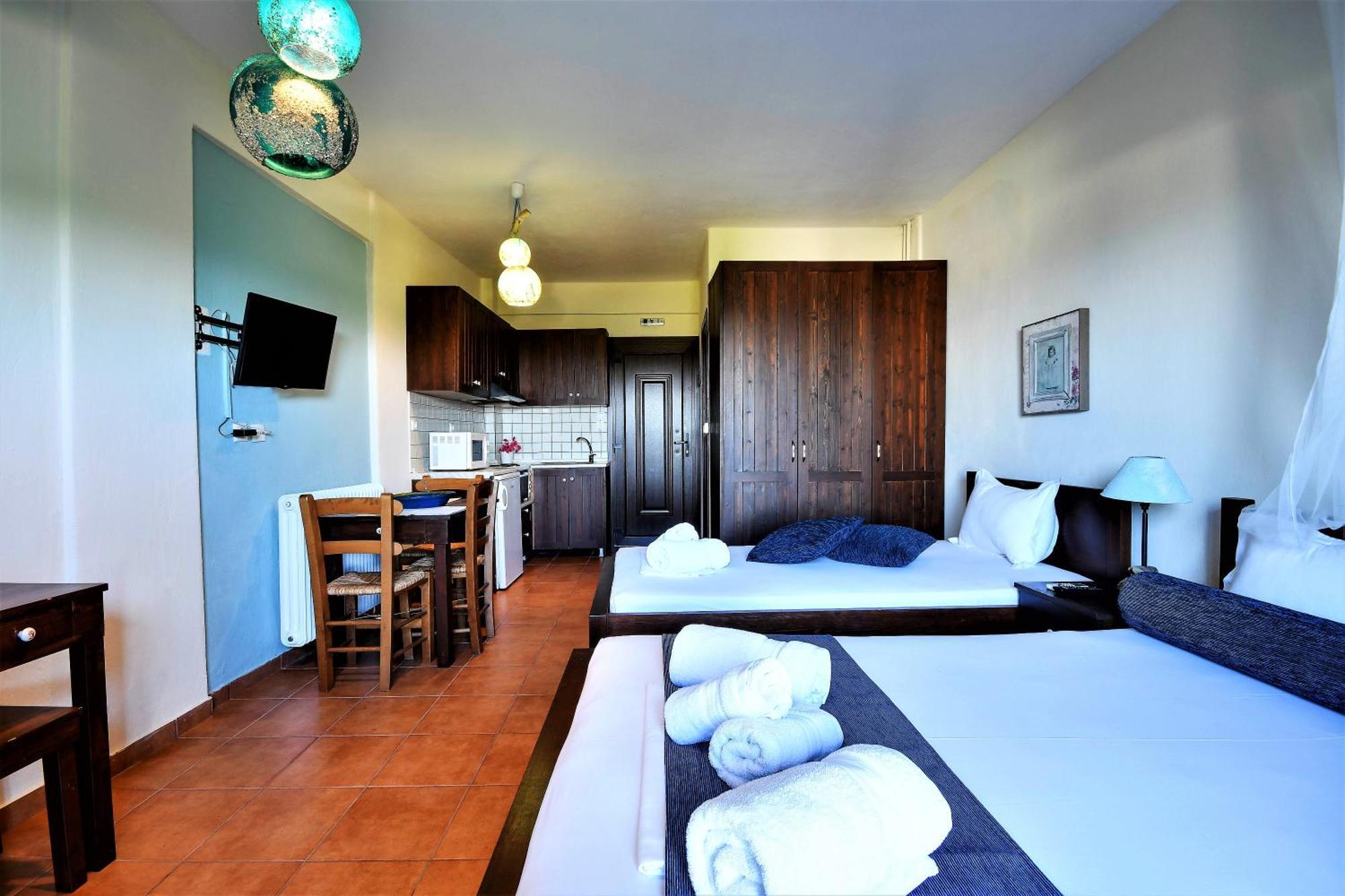Guesthouse Amanitis Caesarea Skiti Exterior photo