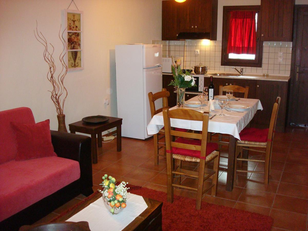 Guesthouse Amanitis Caesarea Skiti Exterior photo